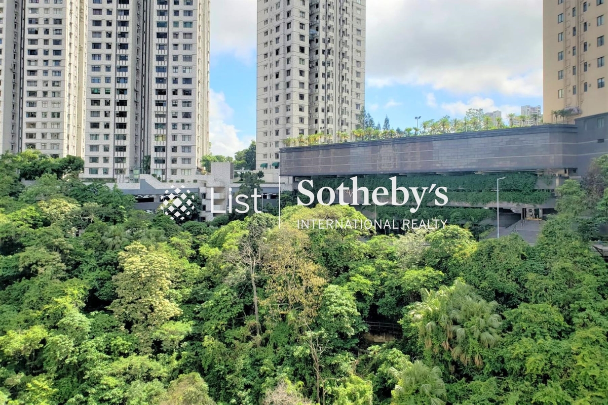 San Francisco Towers 金山花園 | View from Living and Dining Room