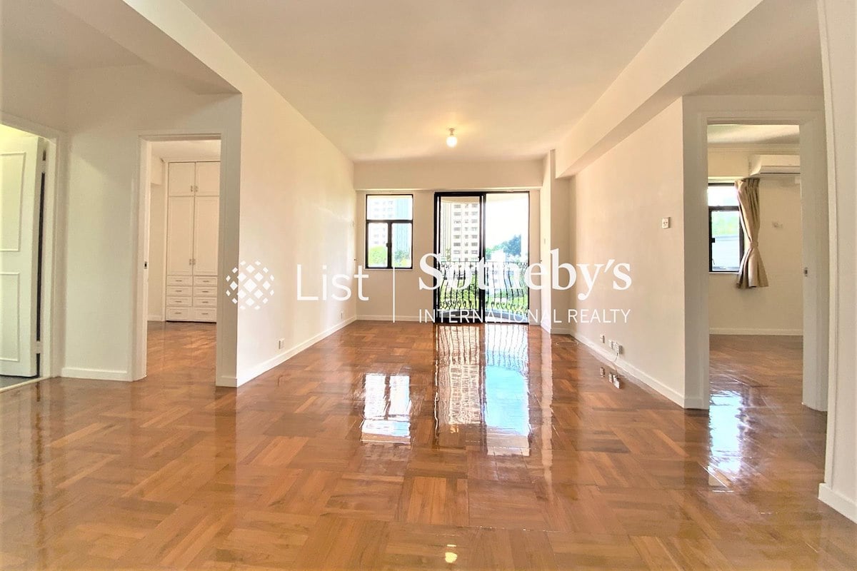 San Francisco Towers 金山花园 | Living and Dining Room