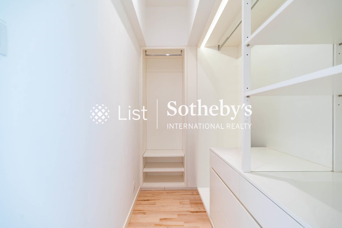 The Ventris 雲地利閣 | Walk-in Closet in Master Bedroom