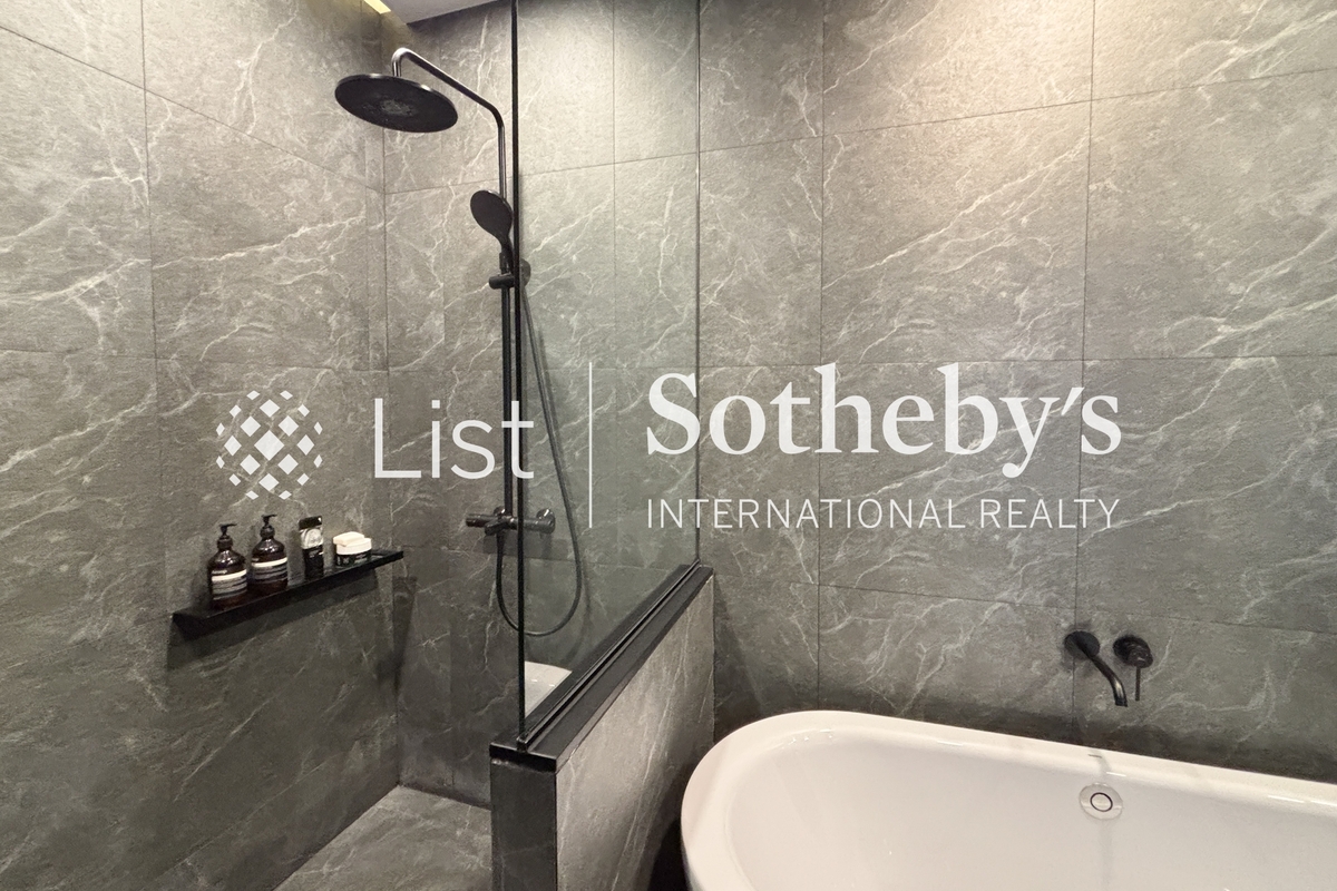 Manly Mansion 文麗苑 | Master Bathroom