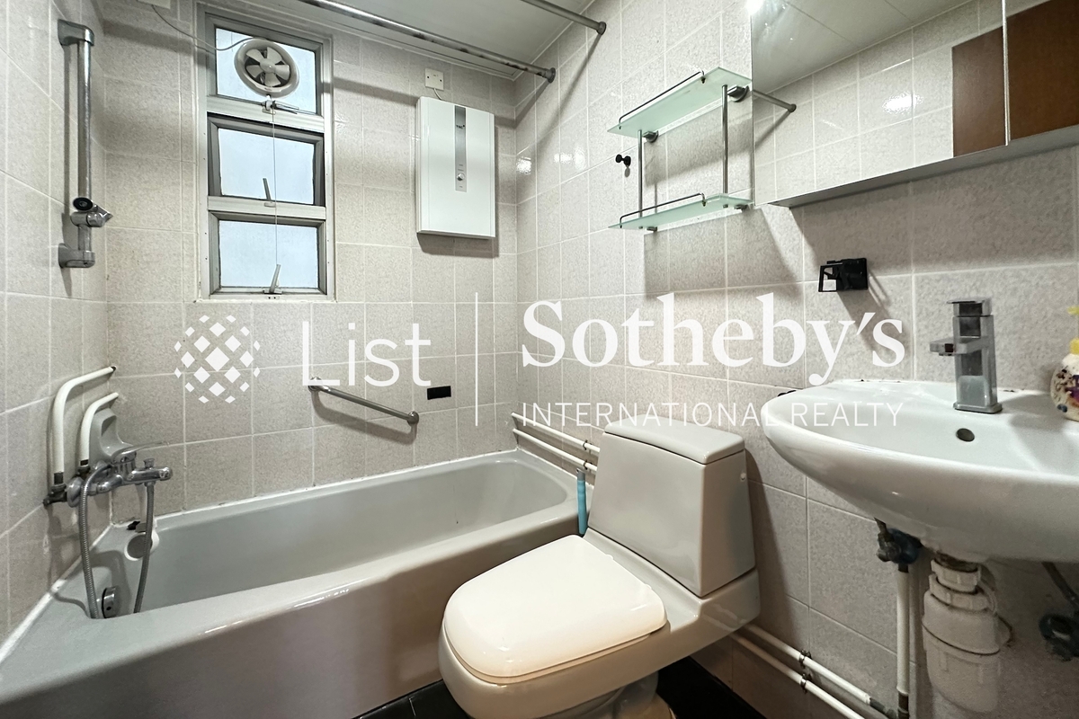 Floral Tower 福熙苑 | Master Bathroom