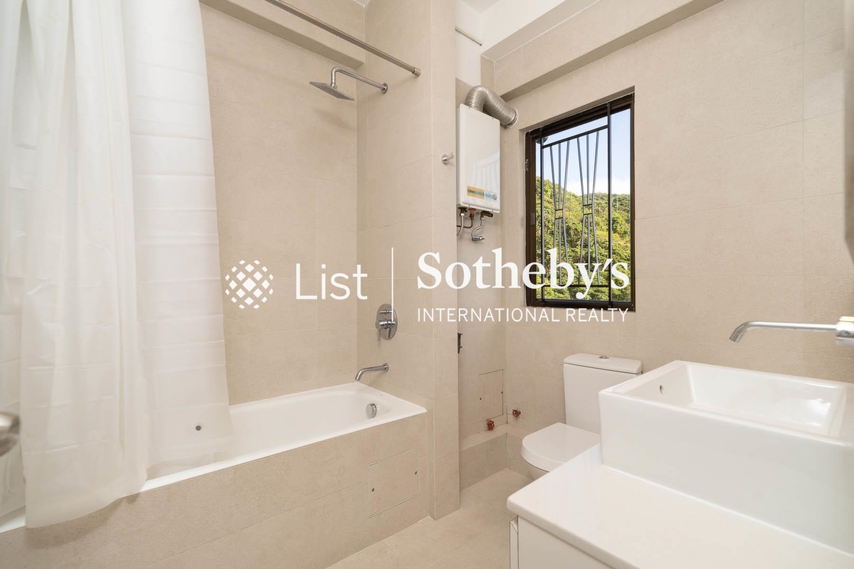 Sea Cliff Mansions 海峰園 | Master Bathroom