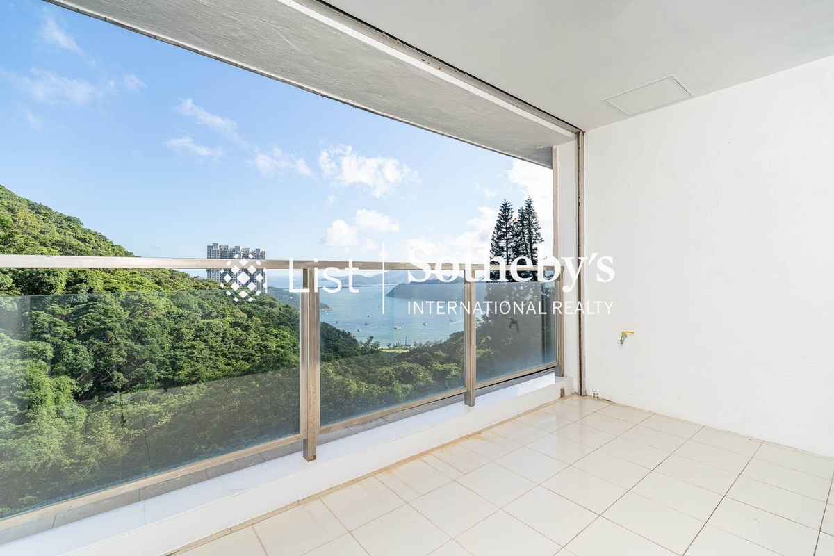 Sea Cliff Mansions 海峰園 | Balcony off Living and Dining Room