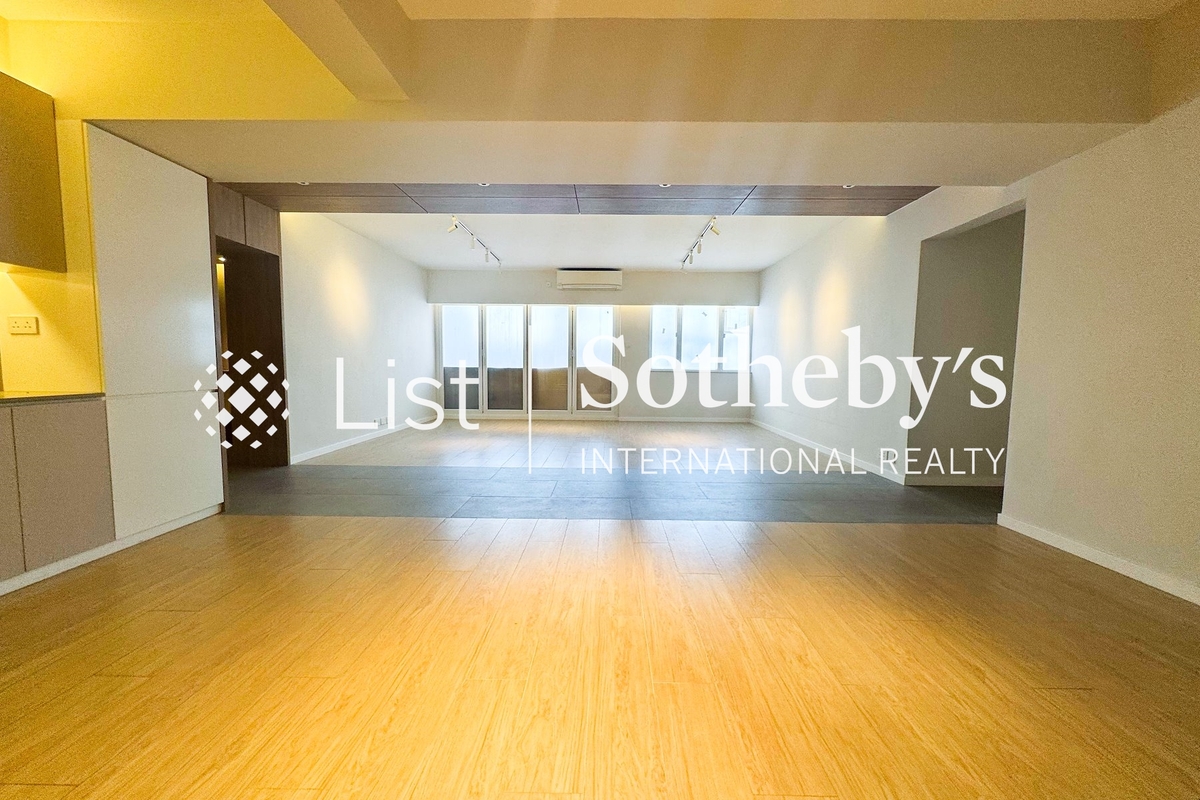 Hong Kong Garden 香港花園 | Living and Dining Room