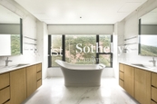The Repulse Bay 影灣園 | Master Bathroom