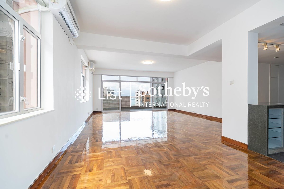 64 Conduit Road 干德道64号 | Living and Dining Room