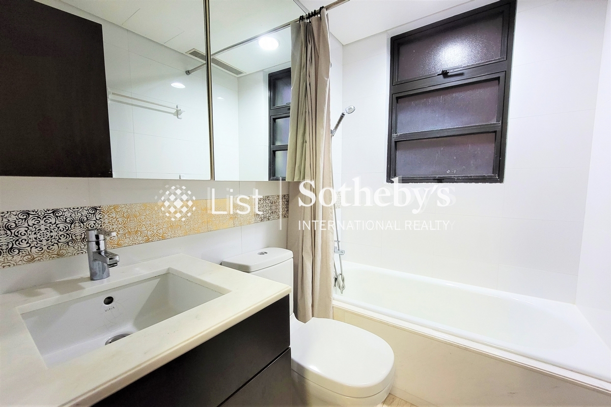 The Babington The Babington | Master Bathroom