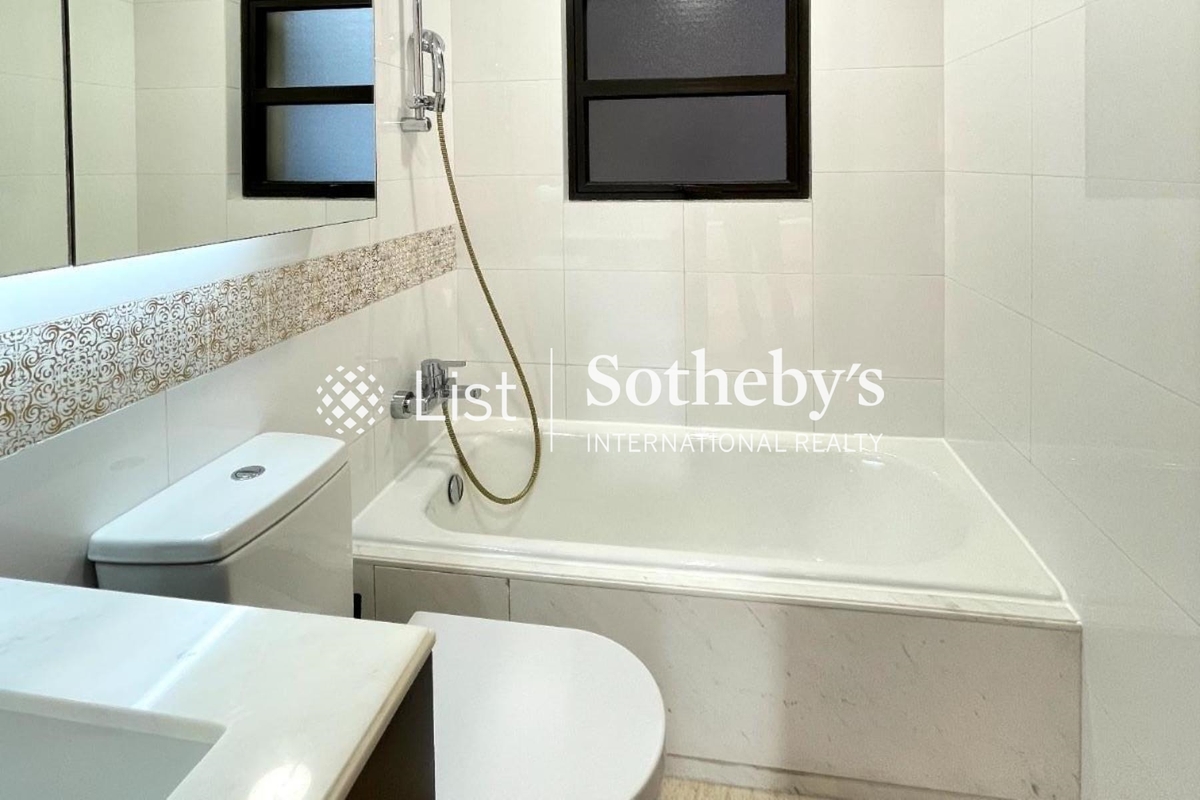 The Babington The Babington | Master Bathroom