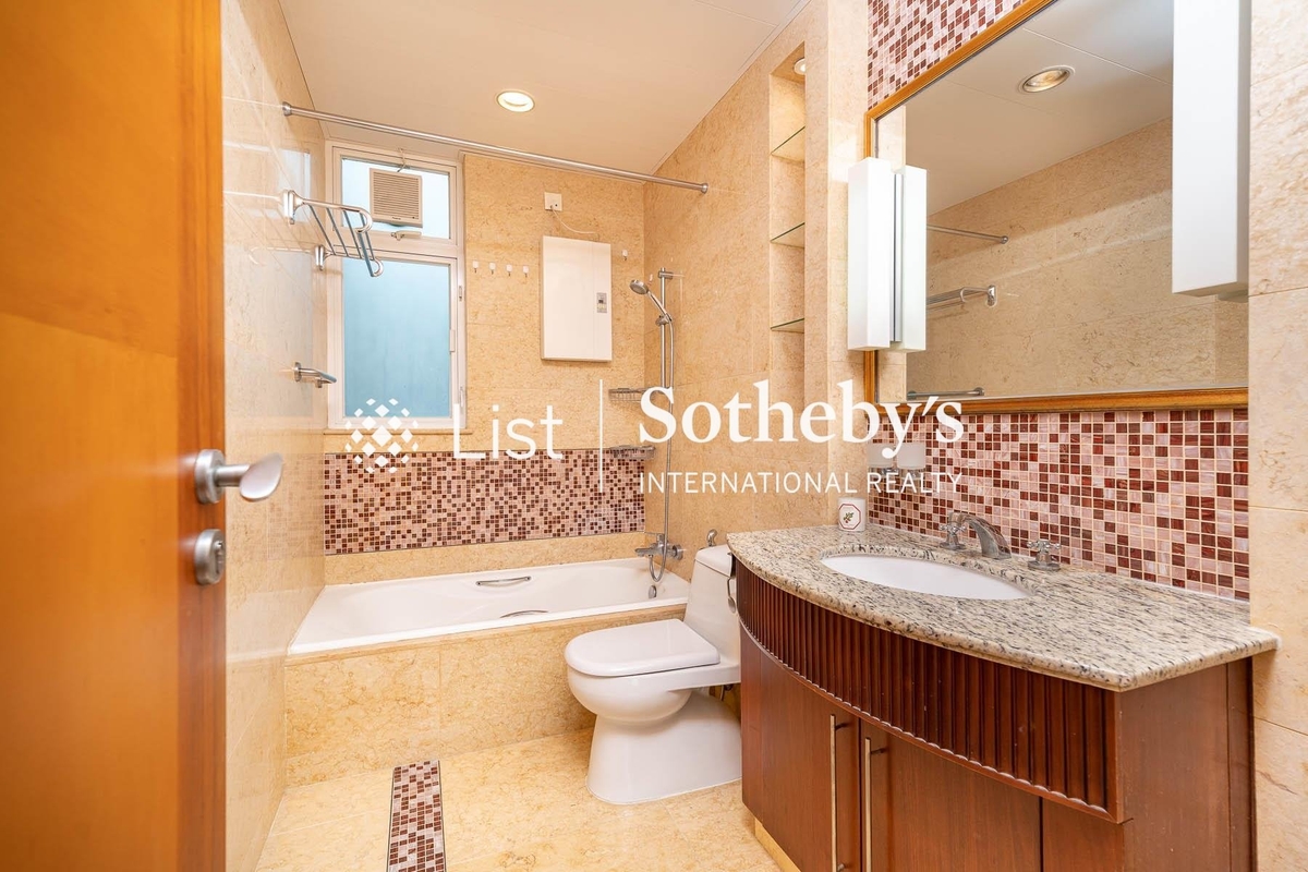 Villas Sorrento 御海园 | Master Bathroom