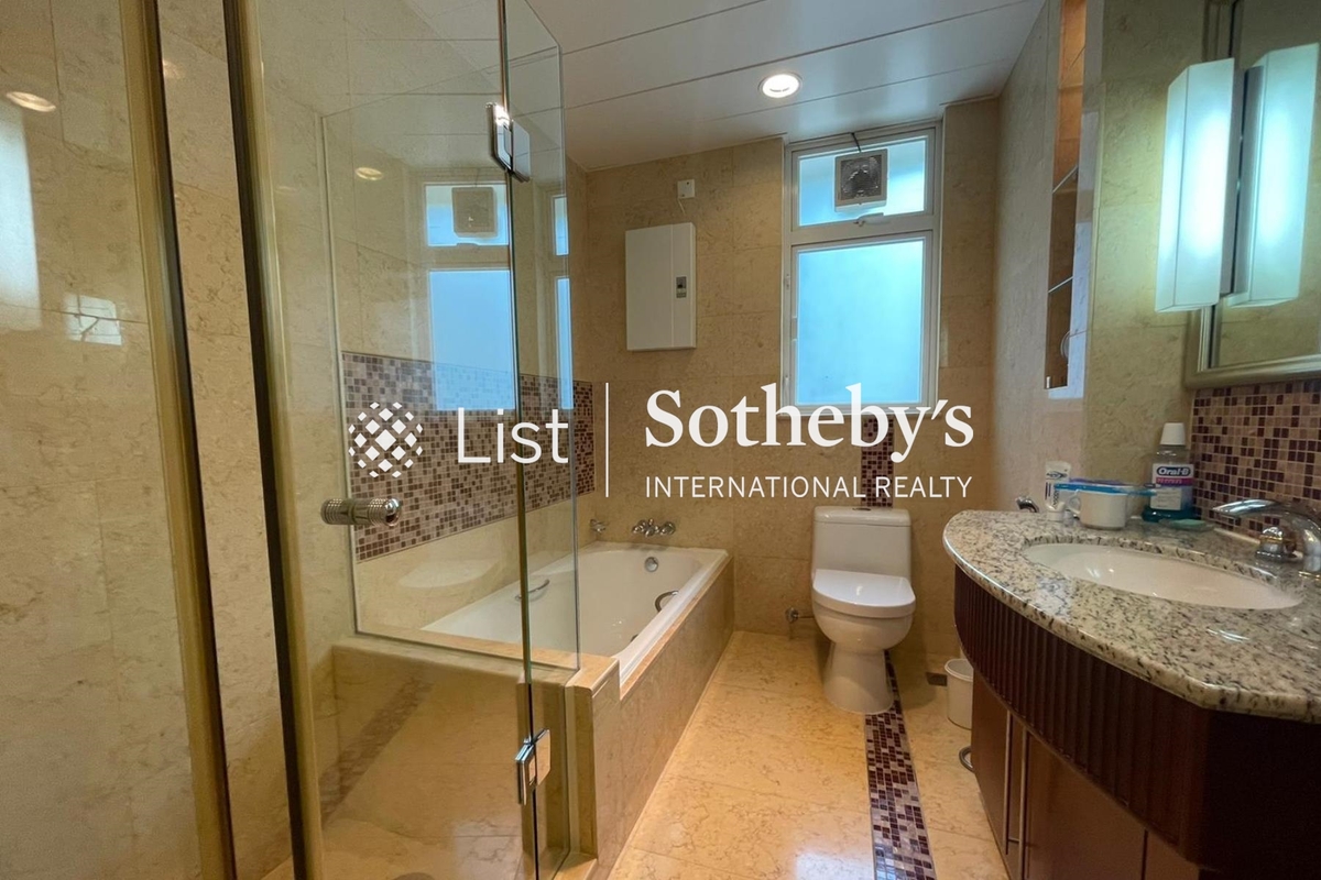 Villas Sorrento 御海園 | Master Bathroom