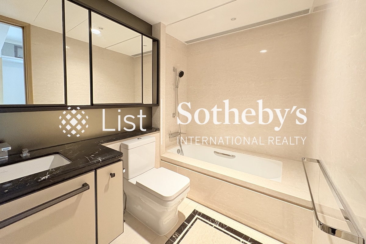 3 Macdonnell Road 麥當勞道3號 | Master Bathroom