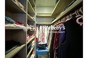 Bayview Court 碧海阁 | Walk-in Closet in Master Bedroom 