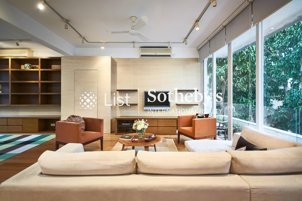 No. 6-12 Crown Terrace 冠冕臺6-12號 | Living and Dining Room