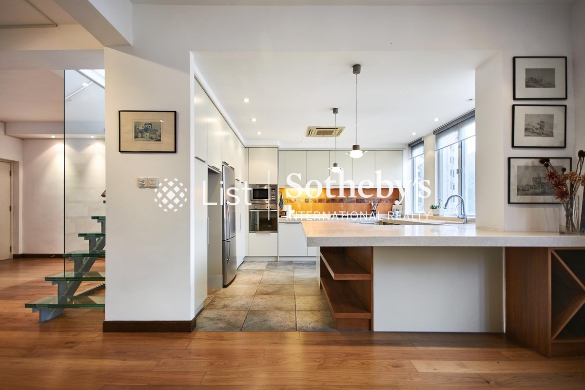 No. 6-12 Crown Terrace 冠冕臺6-12號 | Living and Dining Room