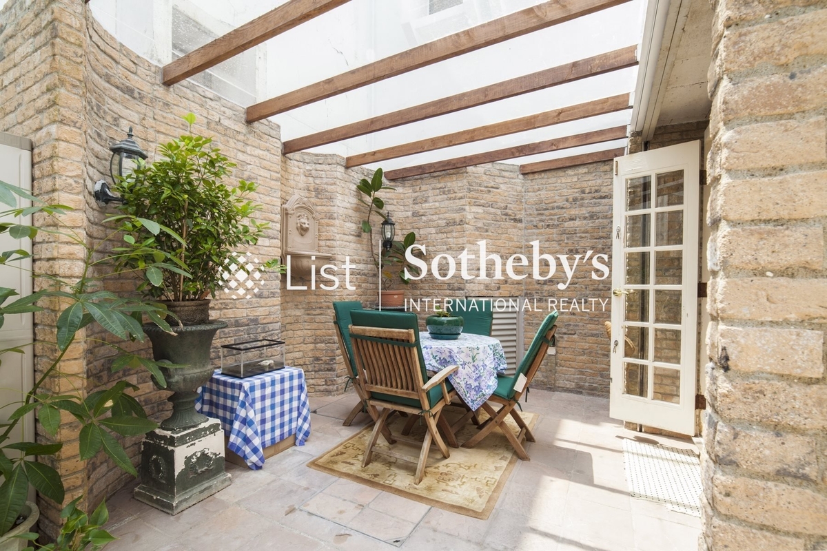 Coral Villas 珊瑚小築 | Private Terrace off Kitchen