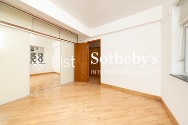 Summit Court 雲峰大廈 | 