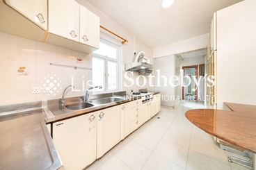 Summit Court 雲峰大廈 | 