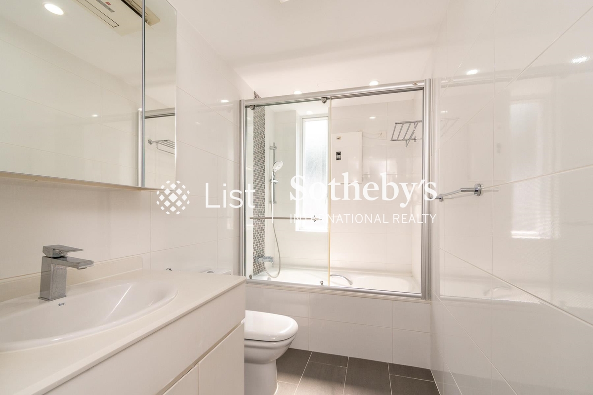 Pine Villa 翠屋 | Master Bathroom