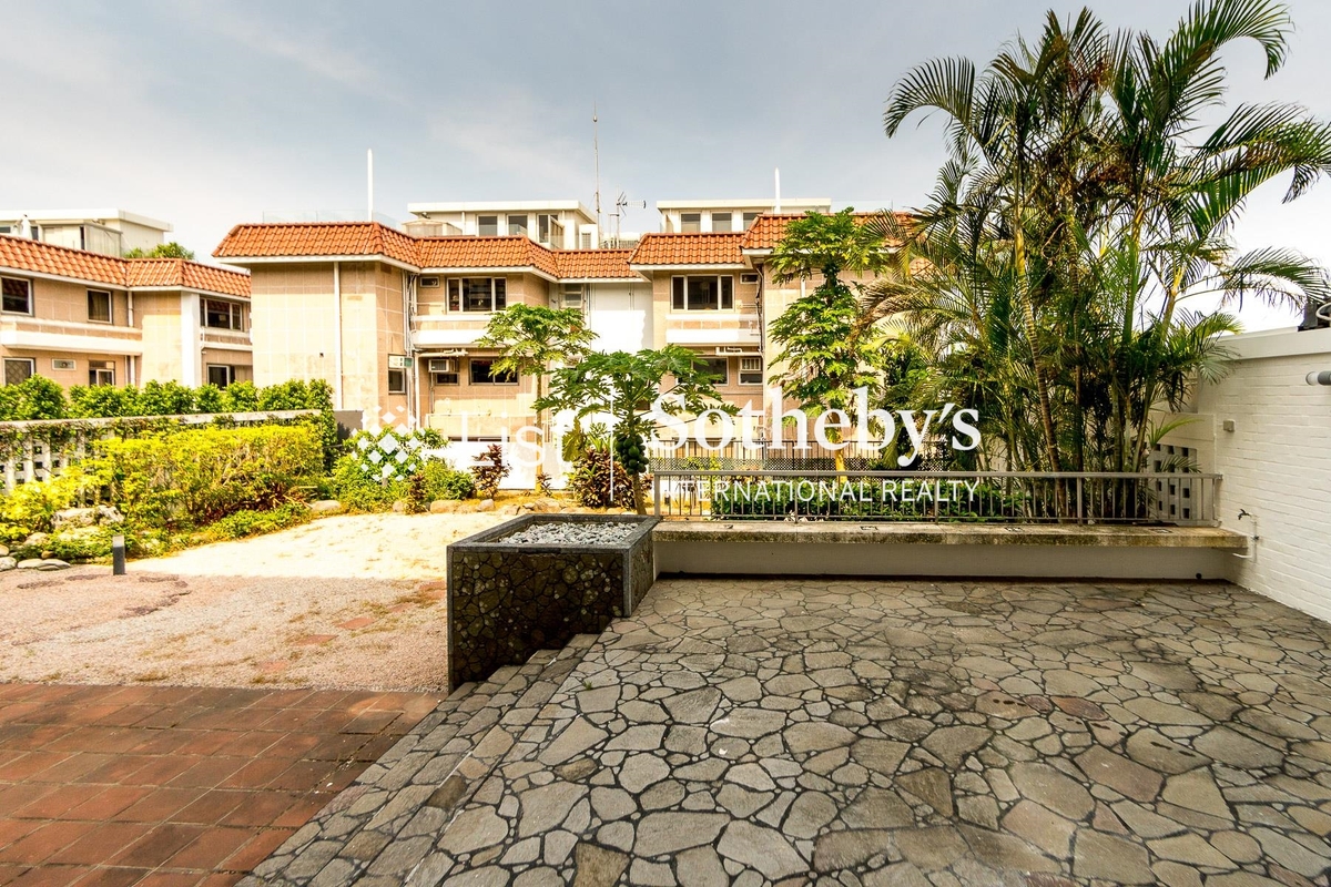 Pine Villa 翠屋 | Private Garden off Living Room