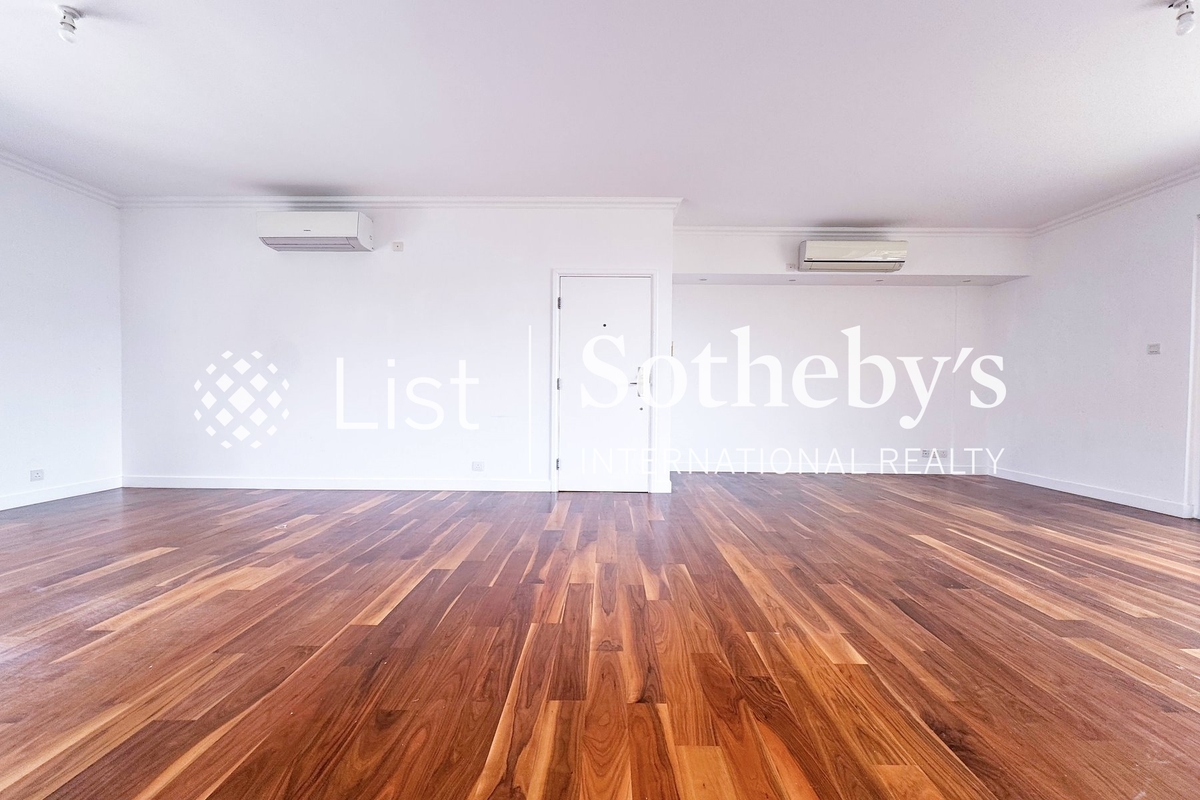 Pine Villa 翠屋 | Living and Dining Room