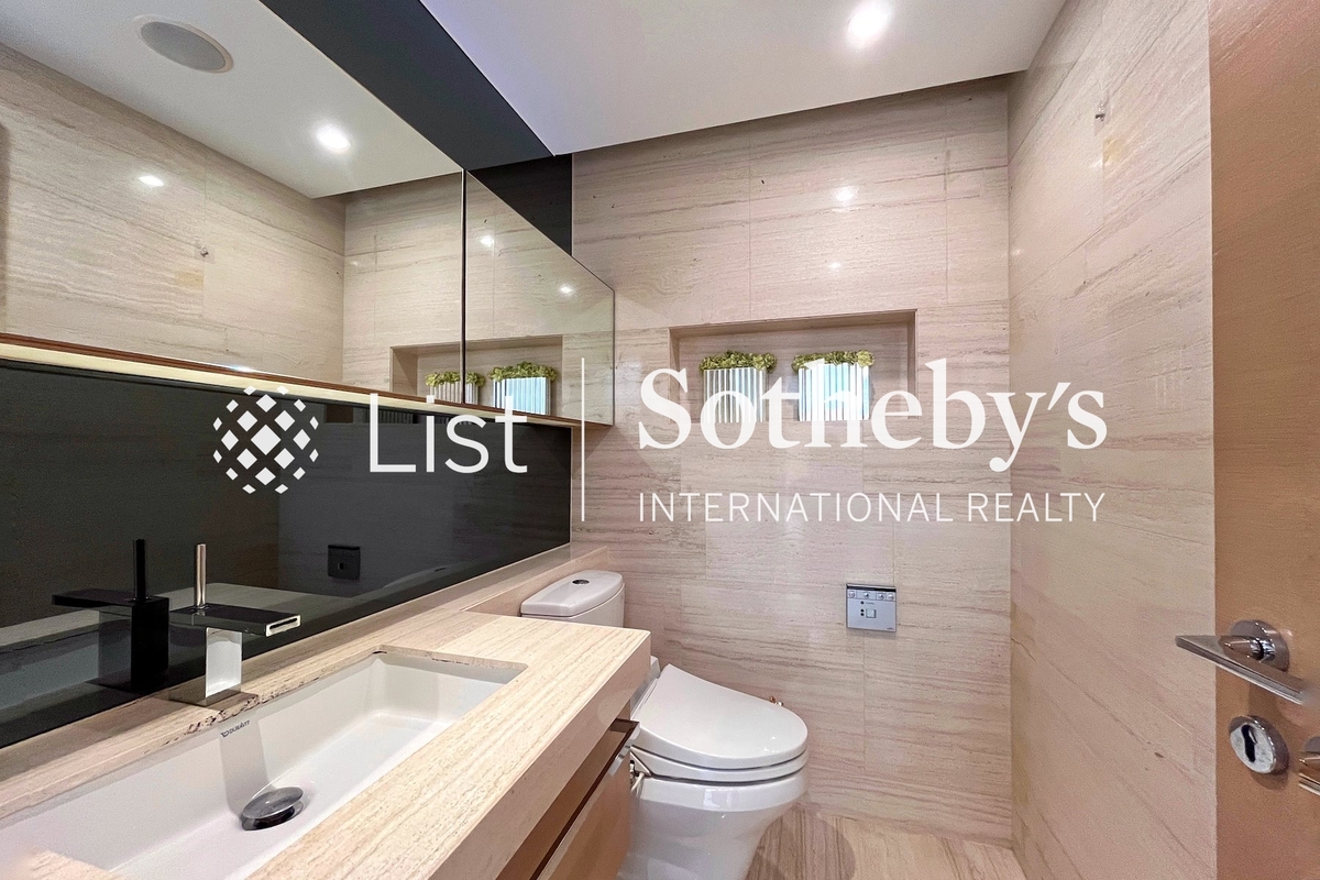 The Hampton The Hampton | Guest Powder Room