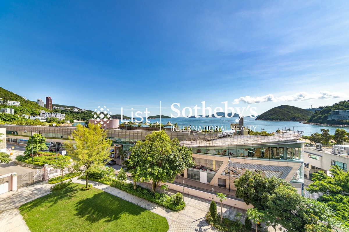 Riviera Apartments 海灘公寓 | View from Living and Dining Room