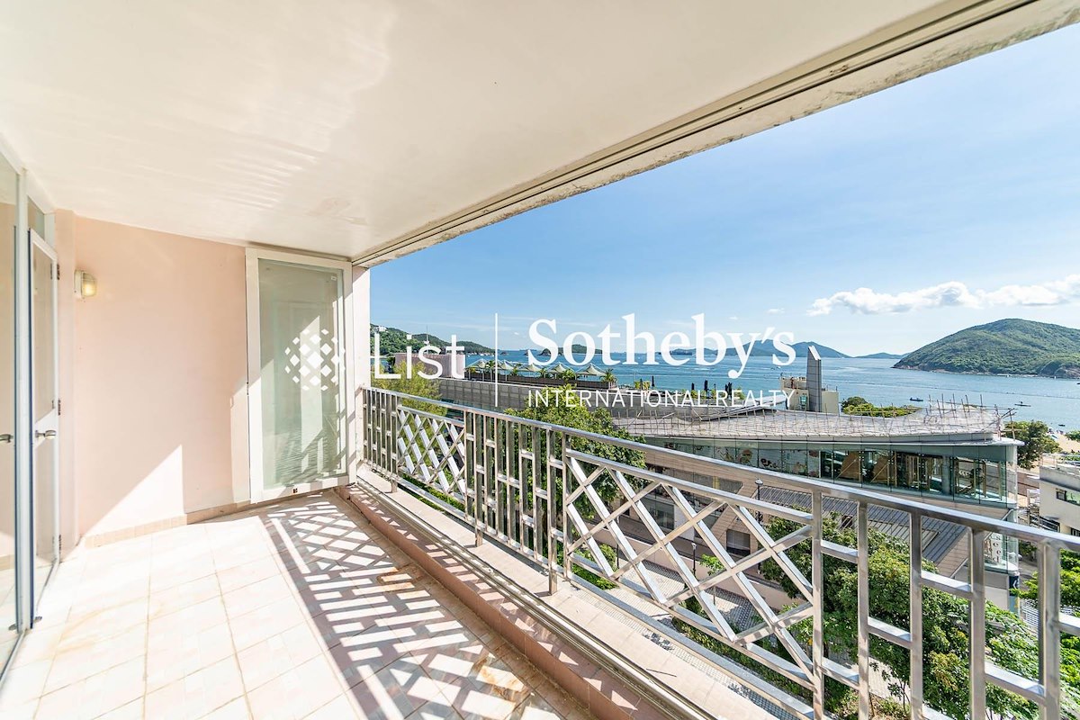 Riviera Apartments 海灘公寓 | Balcony off Living and Dining Room