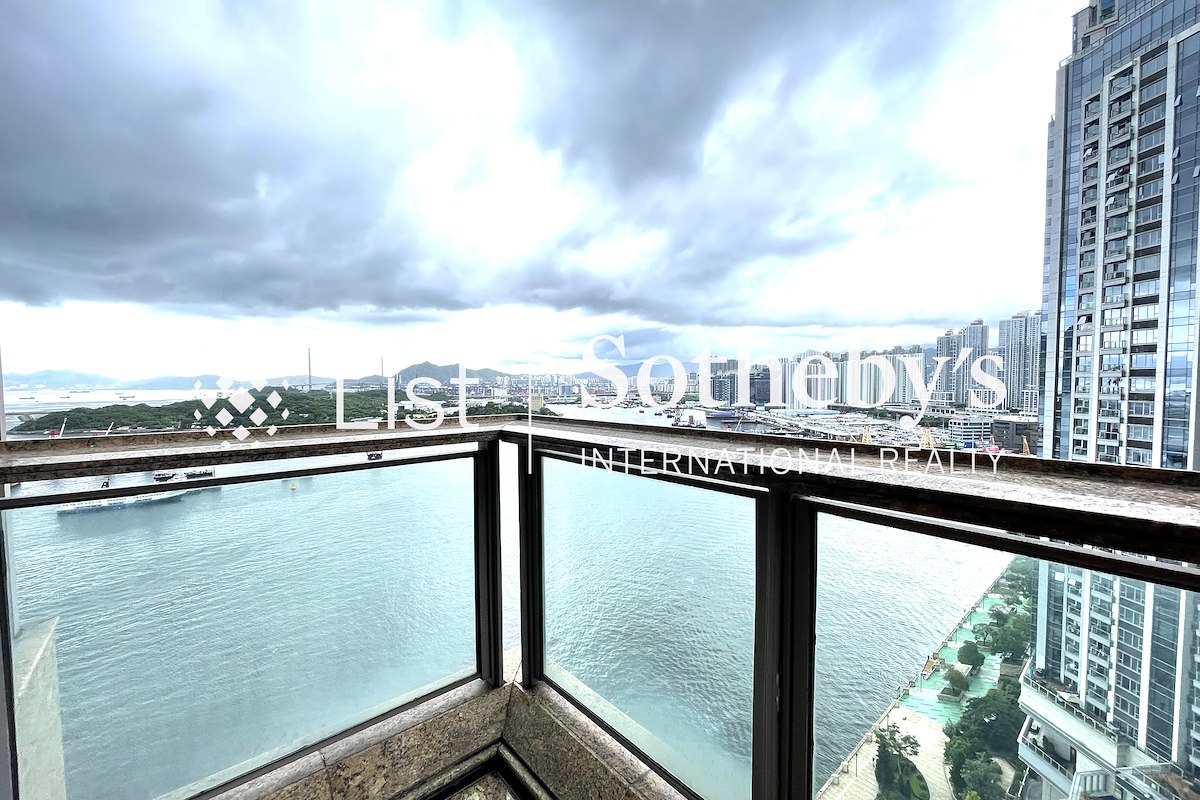One Silversea 一號銀海 | Balcony off Living and Dining Room