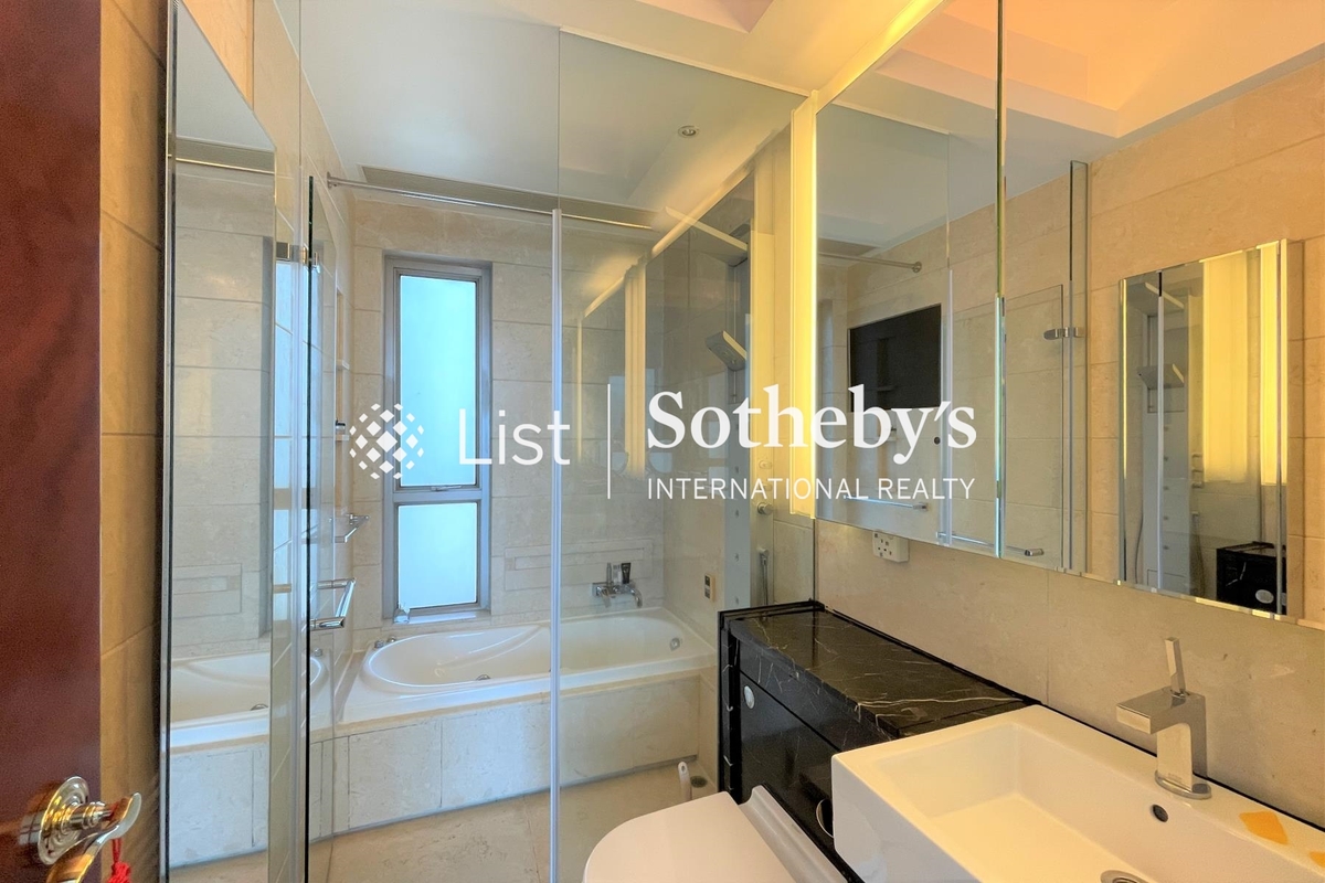 One Silversea 一號銀海 | Master Bathroom