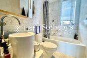 The Gloucester 尚汇 | Guest Bathroom