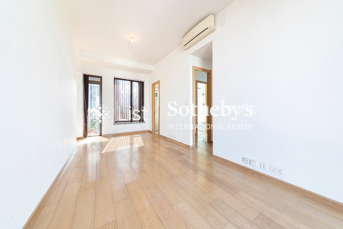 The Gloucester 尚匯 | Living and Dining Room