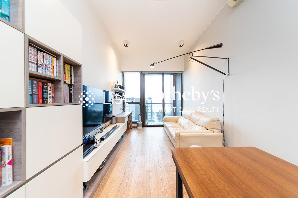 The Gloucester 尚匯 | Living and Dining Room