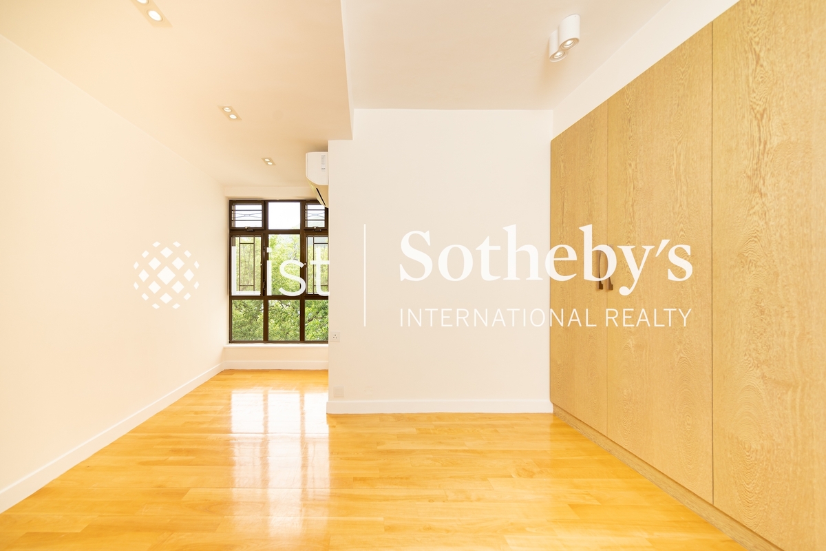 Evergreen Garden 松柏花園 | Third Bedroom