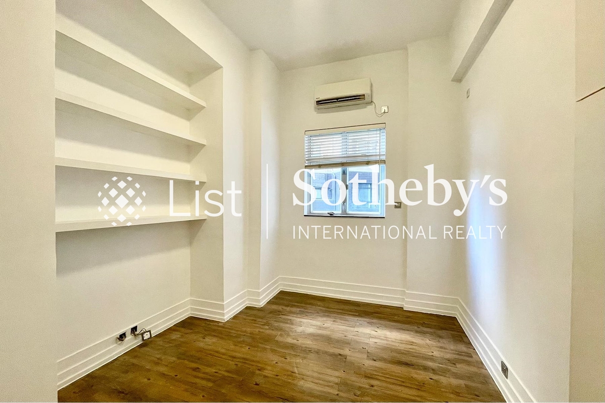 La Hacienda La Hacienda | Third Bedroom