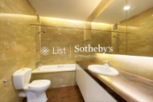 La Hacienda La Hacienda | Guest Bathroom