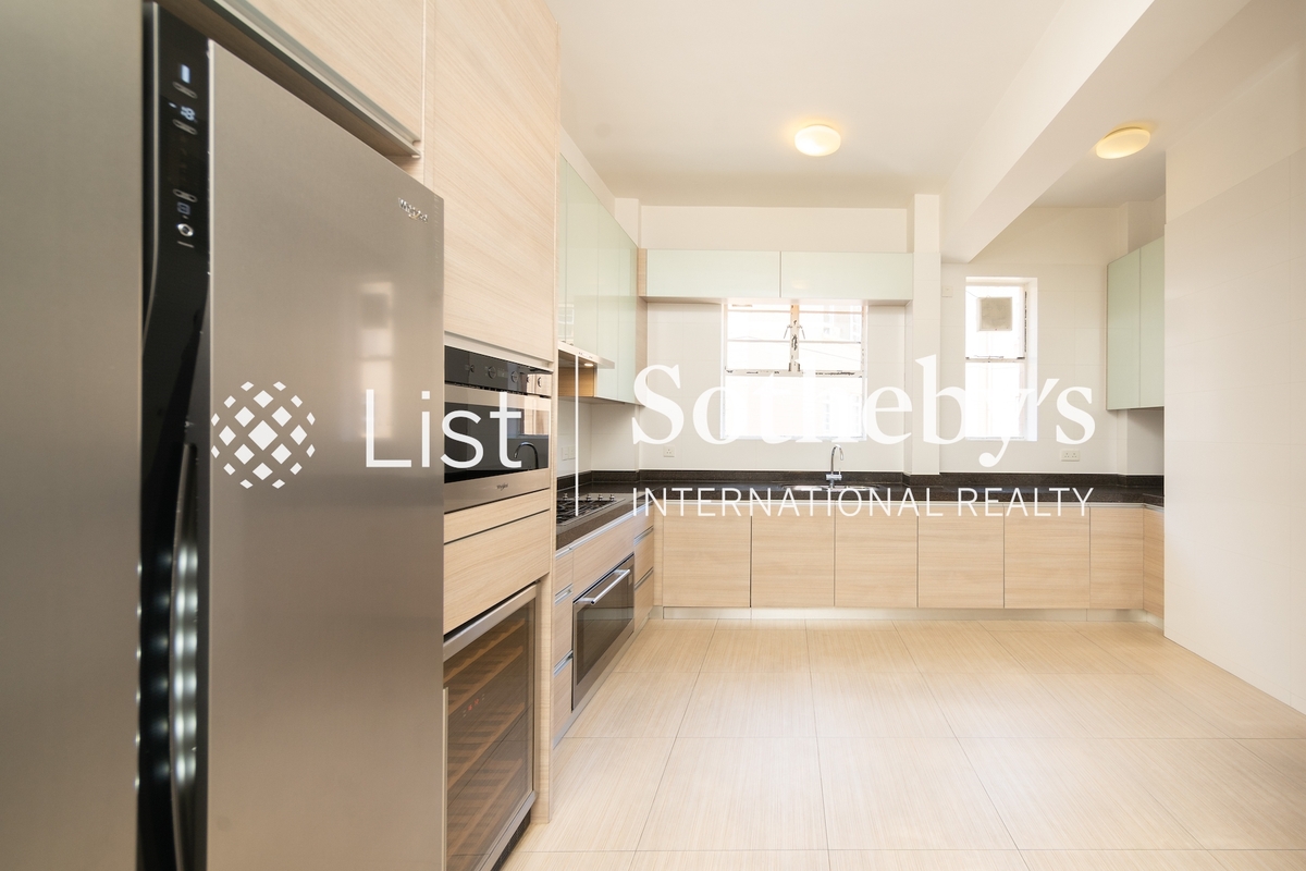 La Hacienda La Hacienda | Kitchen