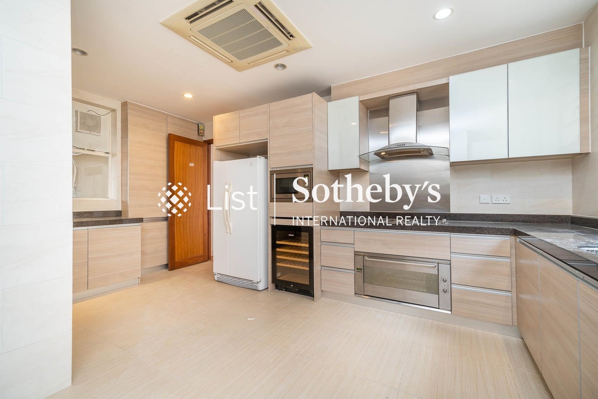 La Hacienda La Hacienda | Kitchen