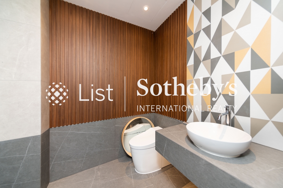 La Hacienda La Hacienda | Guest Powder Room