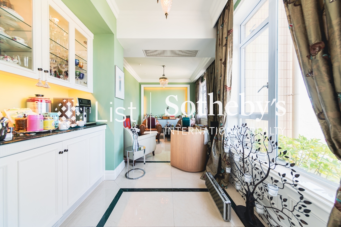 Rare and Prestige Properties, Apartments For Sale on The Peak (Aug 2022