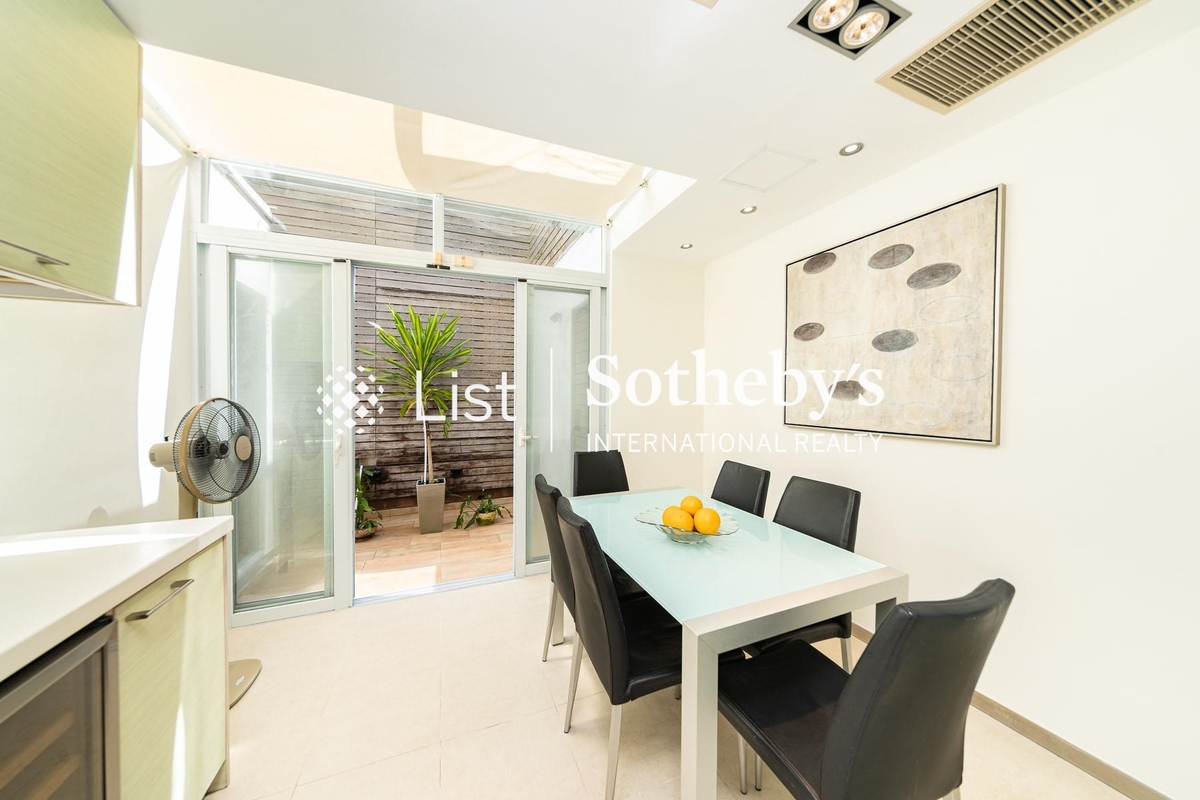 Horizon Ridge 海天小築 | Breakfast Area in Kitchen