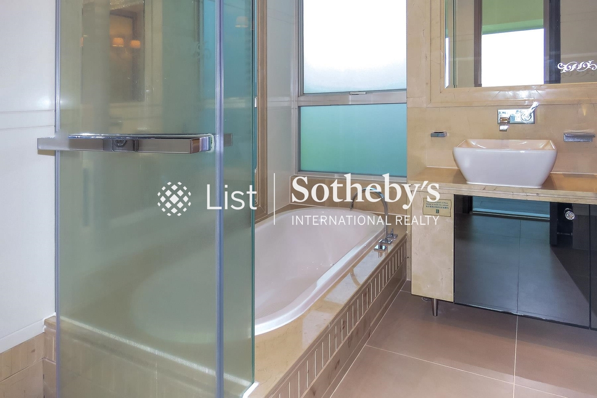 The Legend 名門 | Master Bathroom