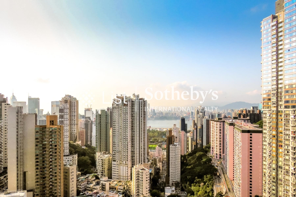 The Legend 名門 | View from Living and Dining Room