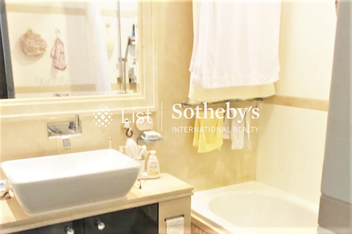 The Legend 名門 | Guest Bathroom