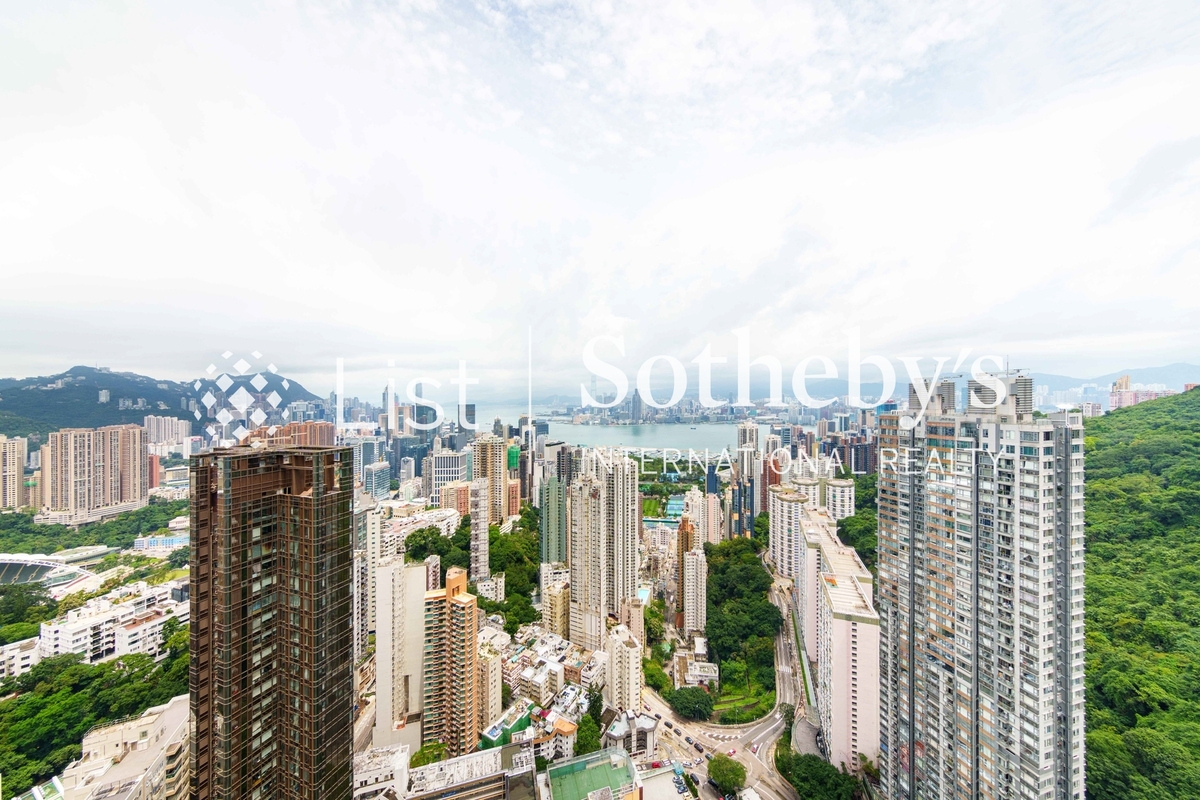 The Legend 名門 | View from Living Room