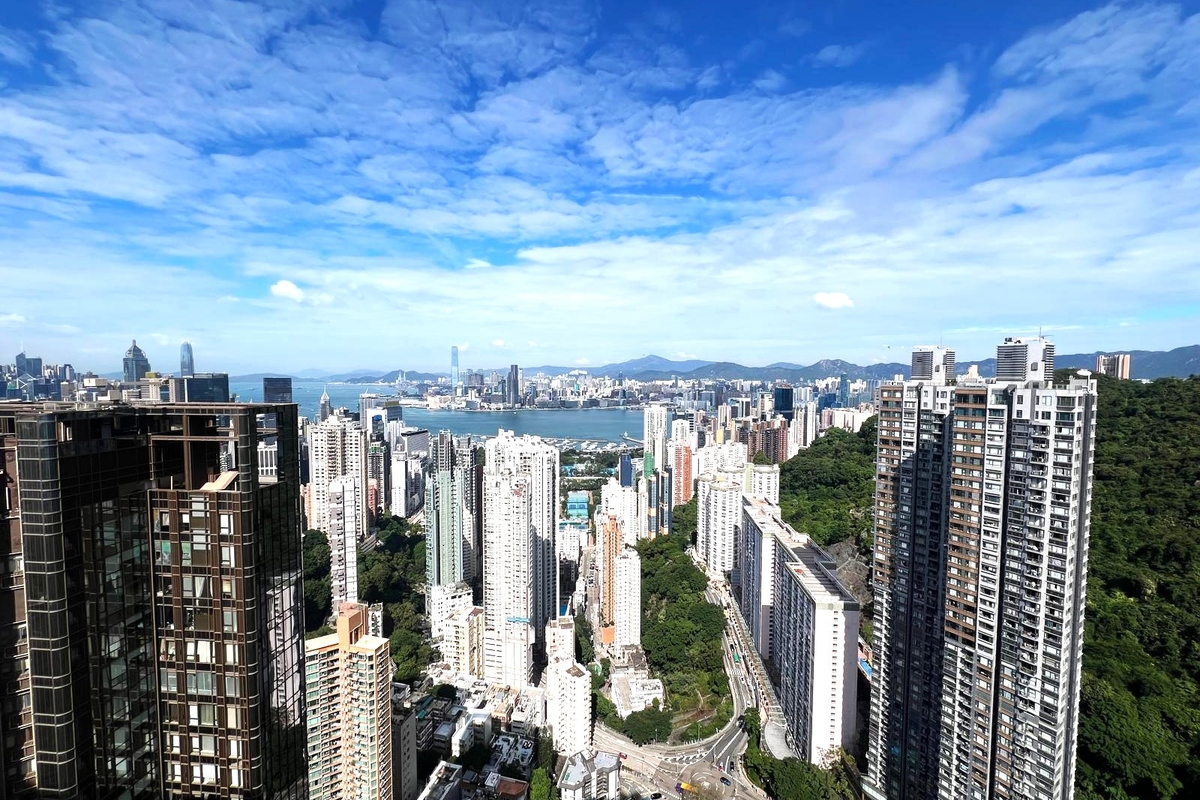 The Legend 名門 | View from Living and Dining Room