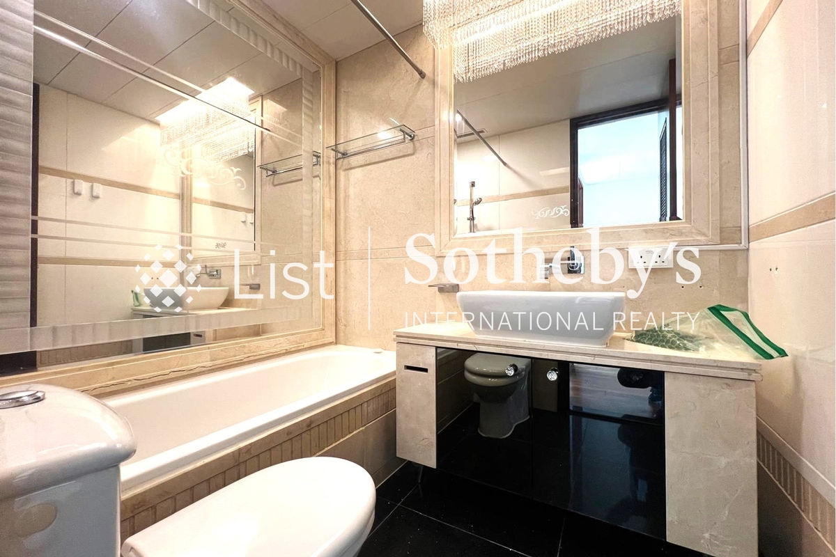 The Legend 名門 | Guest Bathroom