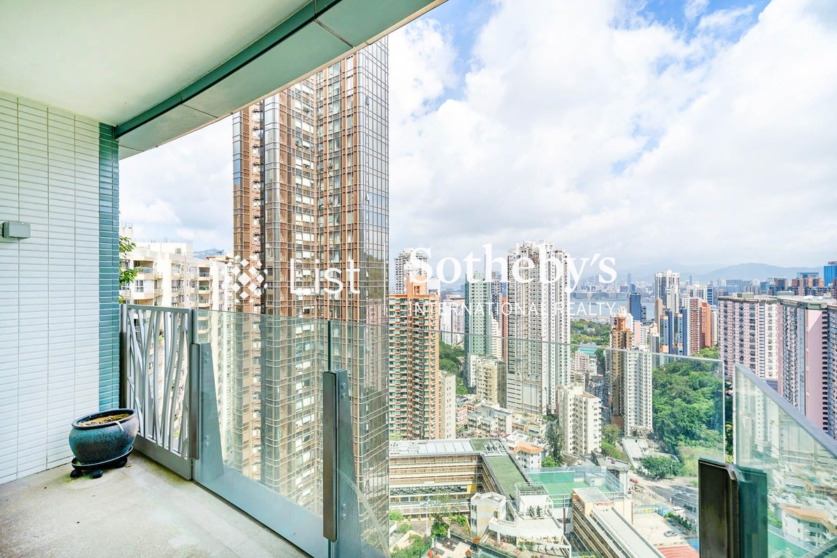 The Legend 名門 | View from Living and Dining Room