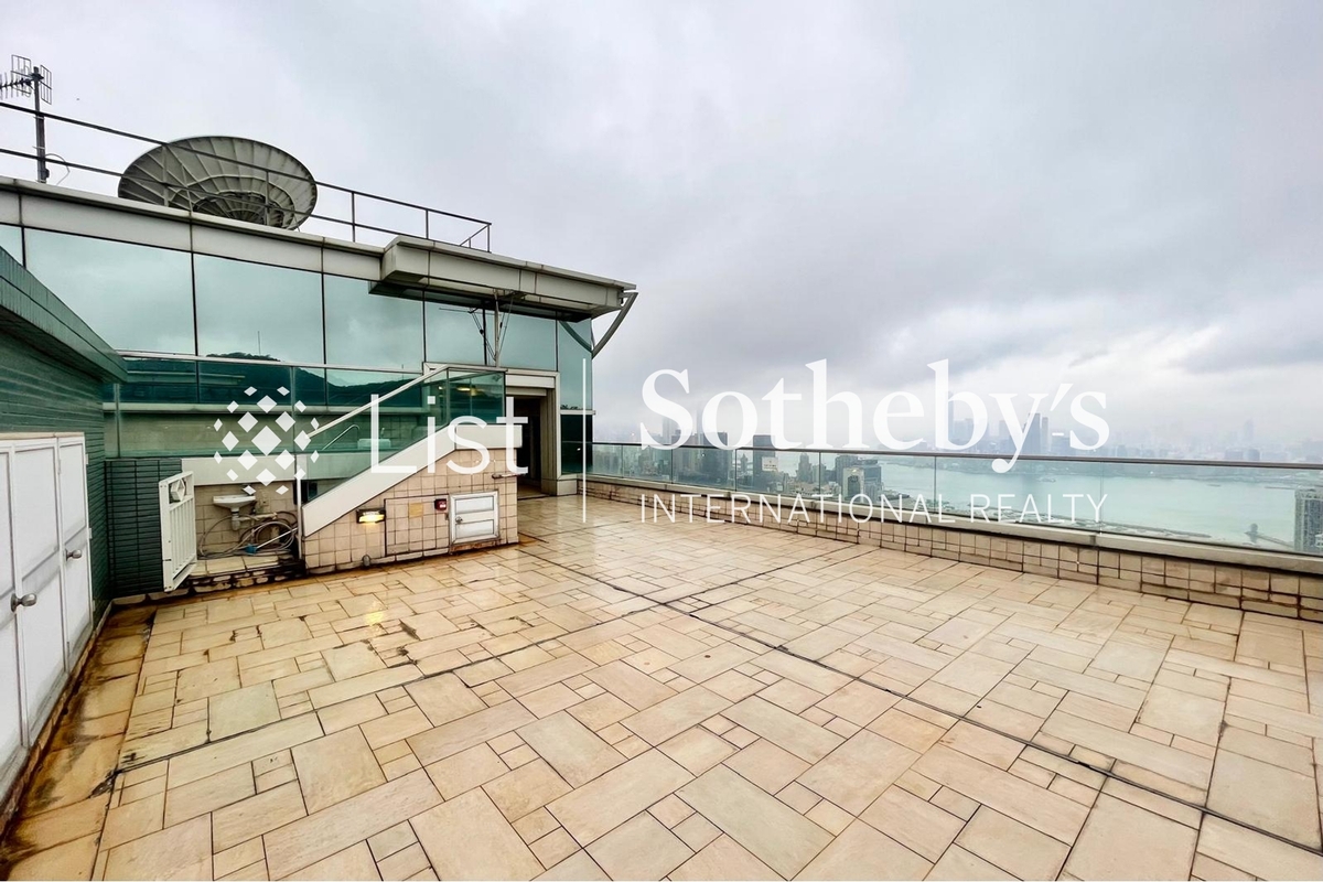 The Legend 名門 | Private Roof Terrace