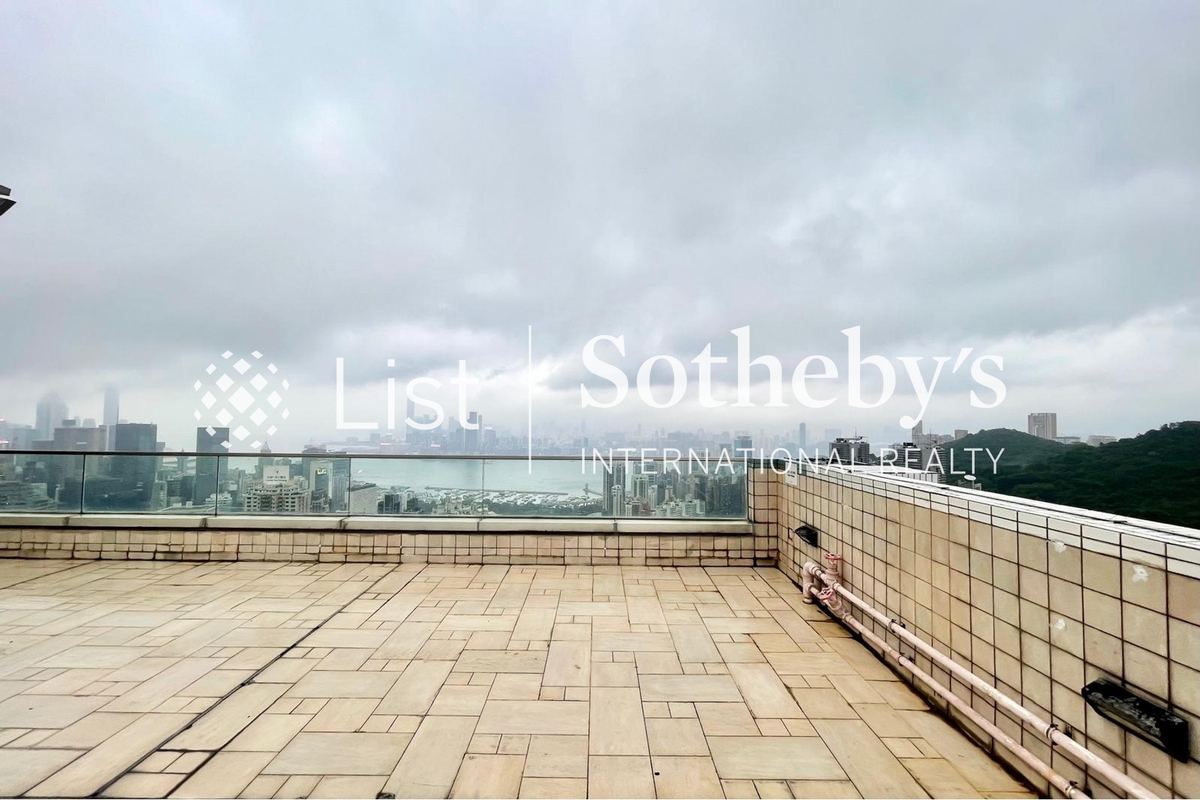 The Legend 名門 | Private Roof Terrace