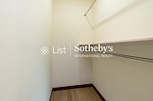 The Legend 名門 | Walk-in Closet in Master Bedroom